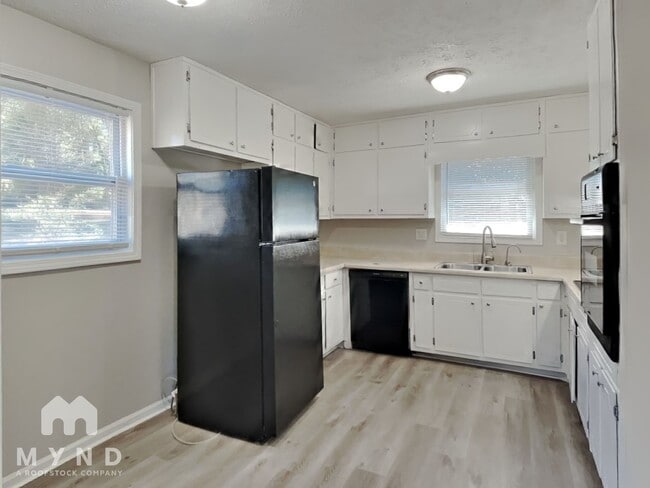 2945 Botany Dr in Jonesboro, GA - Foto de edificio - Building Photo