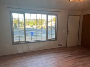 899 Cathlamet Dr in Oak Harbor, WA - Building Photo - Building Photo