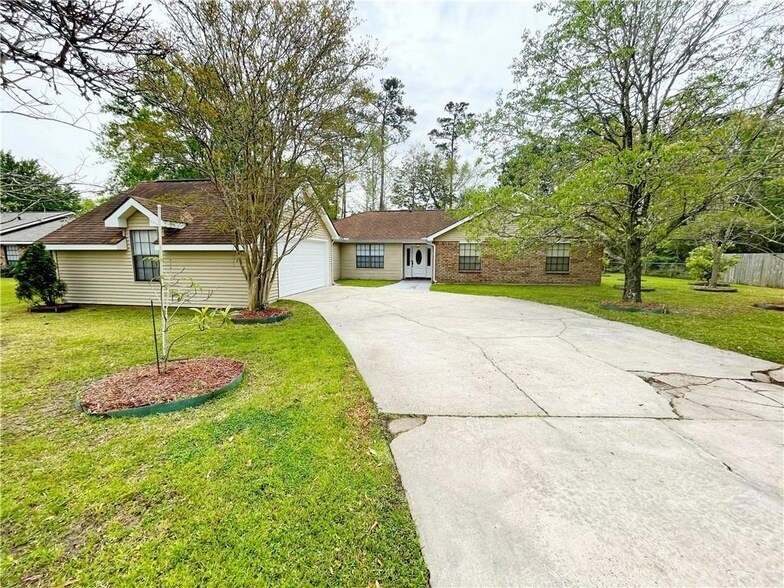 101 Herwig Bluff Rd, Unit 1 in Slidell, LA - Building Photo