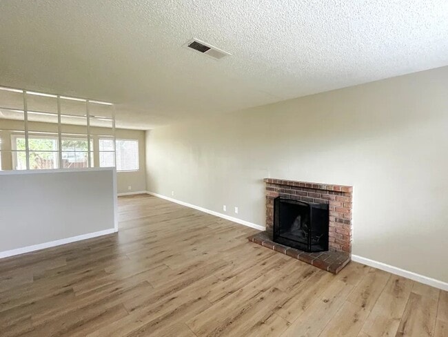 2155 Cormorant Dr in Fairfield, CA - Building Photo - Building Photo