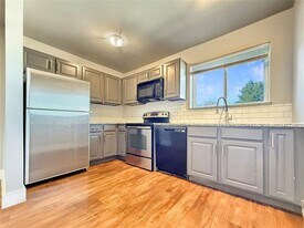 740 Edgemont Ave in Dallas, TX - Building Photo