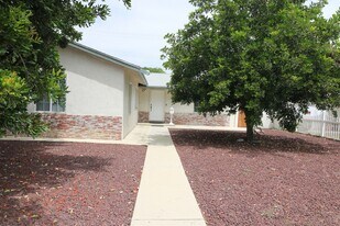 7516 Shoup Ave in Los Angeles, CA - Building Photo