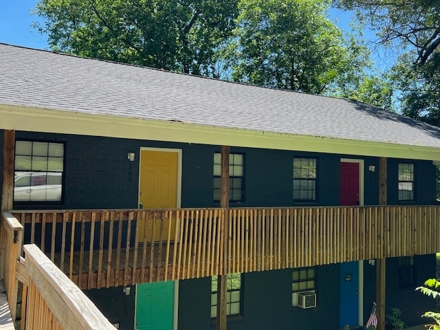 235 Corona St, Unit 302 in Winston-Salem, NC - Foto de edificio - Building Photo