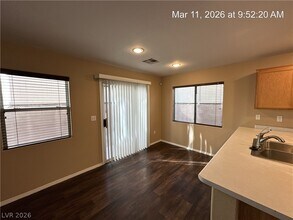 10448 Chandra Ave in Las Vegas, NV - Building Photo - Building Photo