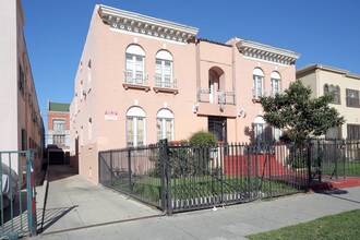 211 S Berendo St in Los Angeles, CA - Building Photo - Building Photo