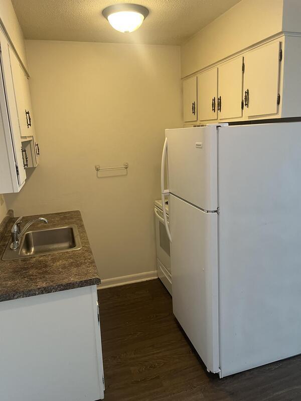 property at 1465 Meadowview Dr