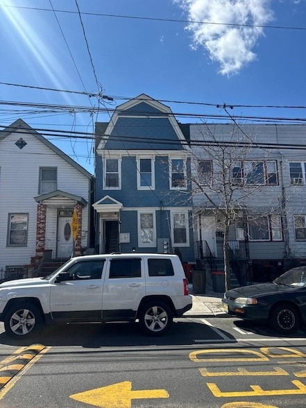 property at 419 4th St