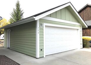 123 Aspen Grv Ct in Whitefish, MT - Foto de edificio - Building Photo