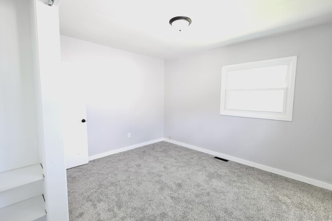 2851 Fillmore Ln in Davenport, IA - Building Photo - Building Photo