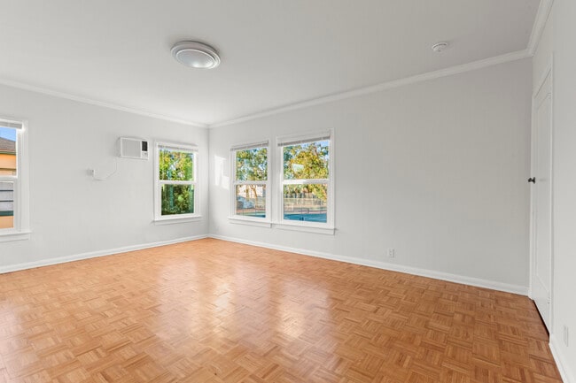 518 N Genesee Ave, Unit 518