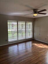 5914 Ridgeway Dr in Houston, TX - Building Photo - Building Photo