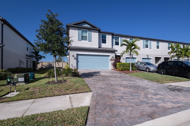 5535 Tripoli Dr in Palmetto, FL - Building Photo - Building Photo
