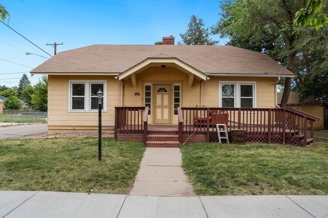 1215 16th St in Greeley, CO - Building Photo