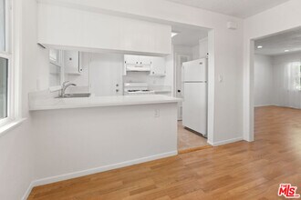 5830 Bowcroft St in Los Angeles, CA - Building Photo - Building Photo