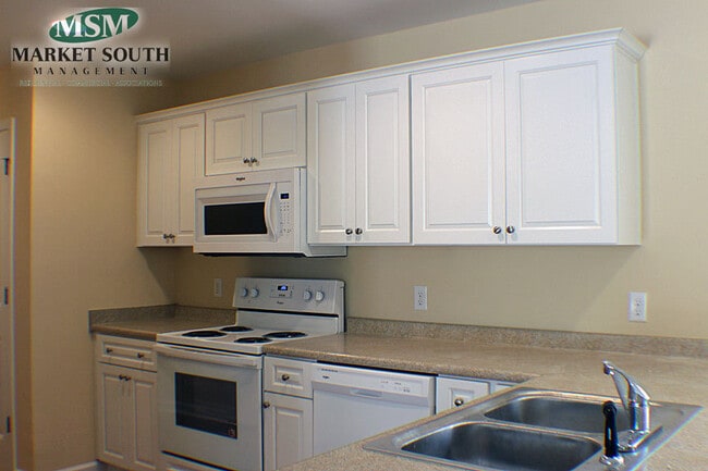 251 Zeigler Rd in Bloomingdale, GA - Building Photo - Building Photo