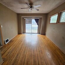 237 Wood St in Mansfield, OH - Foto de edificio - Building Photo