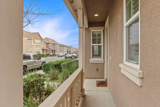 3920 Purple Finch Ln in Modesto, CA - Building Photo - Building Photo