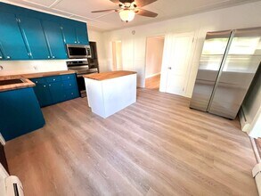 65 Summer St-Unit -Unit 2 in Waterville, ME - Foto de edificio - Building Photo