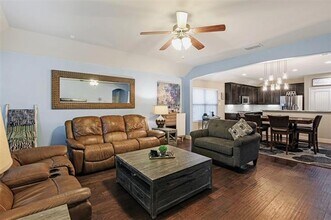 2691 Costa Mesa Dr in Little Elm, TX - Foto de edificio - Building Photo