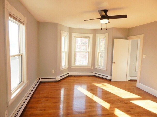 11 Glenwood Ave, Unit #2 in Cambridge, MA - Building Photo - Building Photo