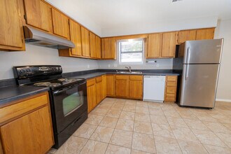 200 Harvard Rd in Norman, OK - Building Photo - Building Photo