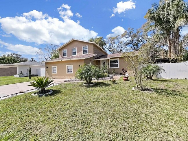 3210 Acapulco Dr in Riverview, FL - Building Photo - Building Photo