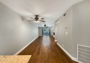 26758 Claudette St, Unit 427 in Santa Clarita, CA - Building Photo - Building Photo