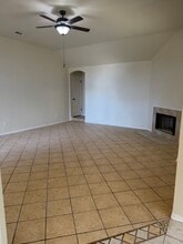 8107 Valley Trl in San Antonio, TX - Foto de edificio - Building Photo