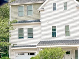 12 Park Ave in Narragansett, RI - Building Photo