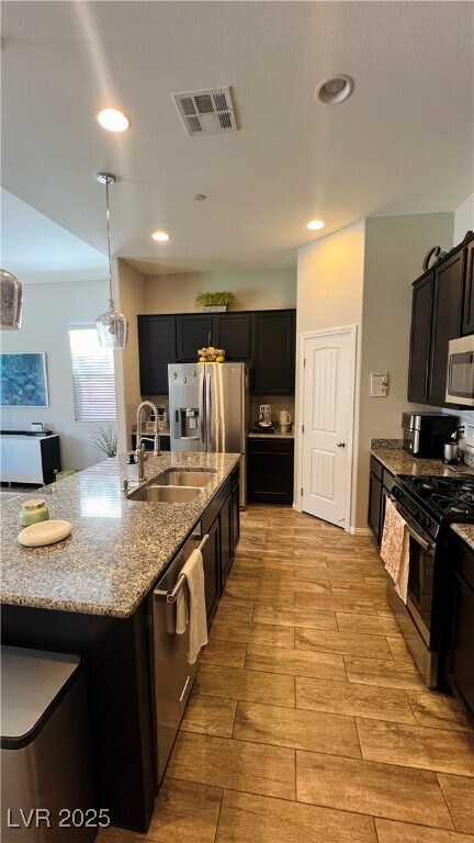 682 Tremaine Ct in Henderson, NV - Building Photo - Building Photo