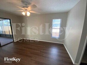 7800 Turnbridge Dr in Port Richey, FL - Building Photo - Building Photo