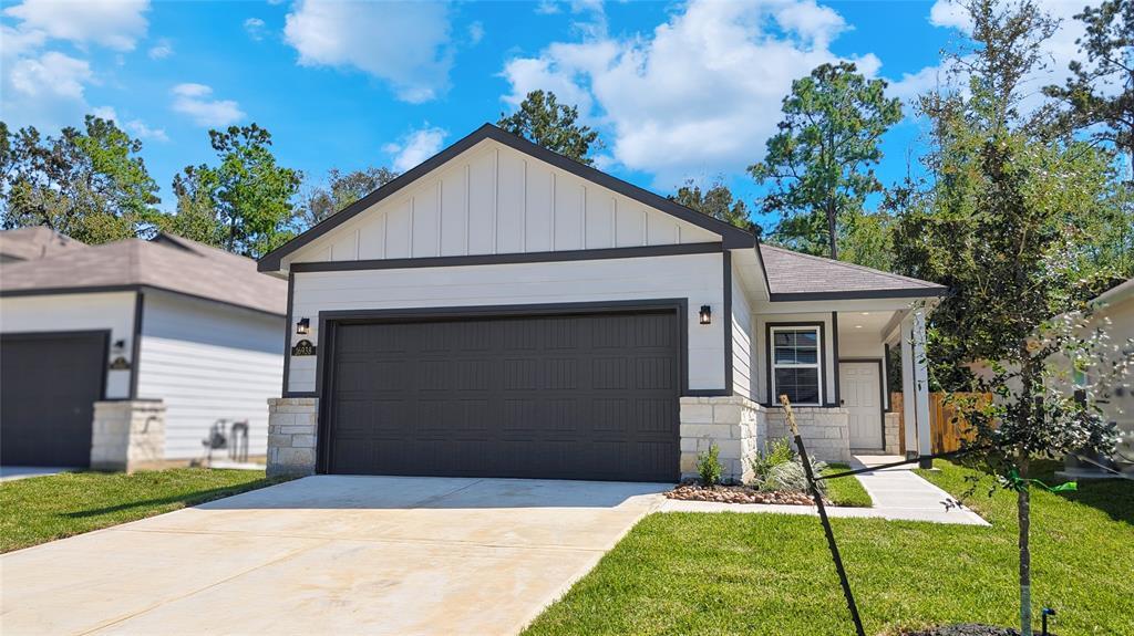 16938 Pandora Wy in Porter, TX - Building Photo