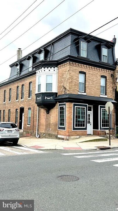 4200 Manayunk Ave in Philadelphia, PA - Building Photo