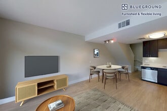 899 Morrison Park Dr in San Jose, CA - Foto de edificio - Building Photo