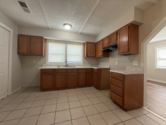 3637 Winston Dr in Memphis, TN - Foto de edificio - Building Photo