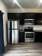 5912 S Jessenia Ln in Boise, ID - Foto de edificio - Building Photo