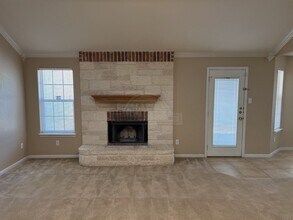 334 Nolan Ridge Dr in Nolanville, TX - Foto de edificio - Building Photo