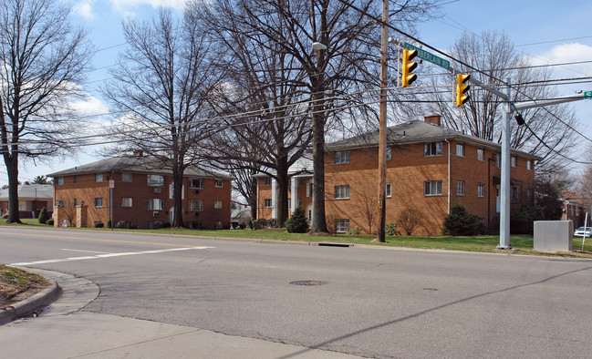 110-122 S Miller Rd in Akron, OH - Building Photo - Building Photo