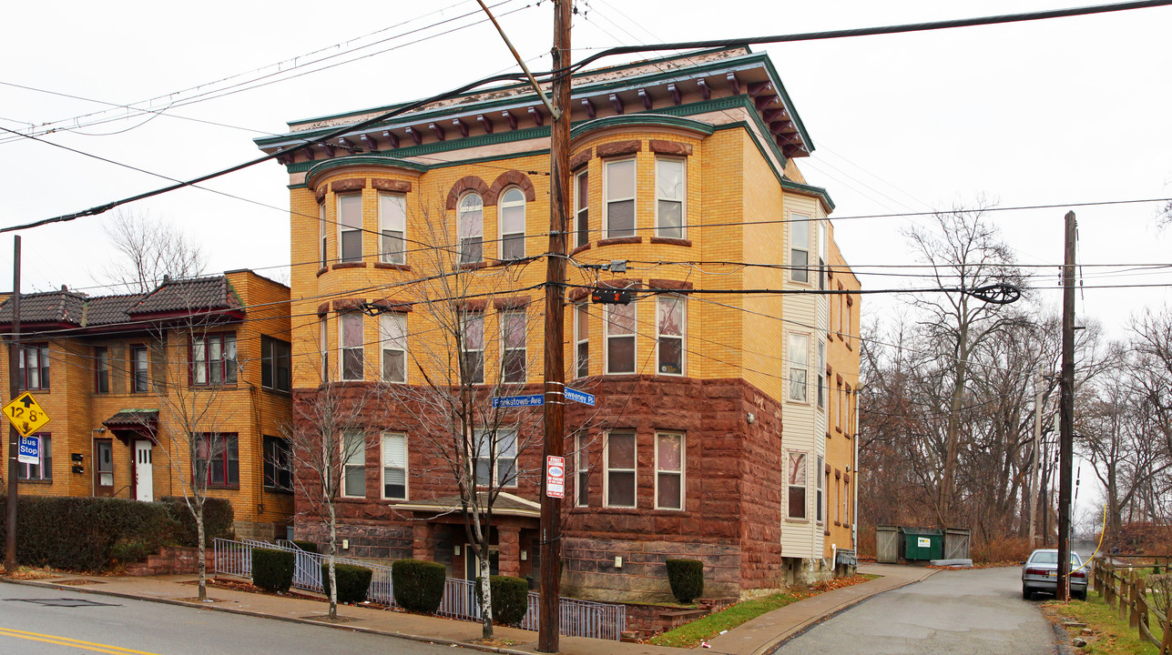 6803 Frankstown Ave in Pittsburgh, PA - Building Photo