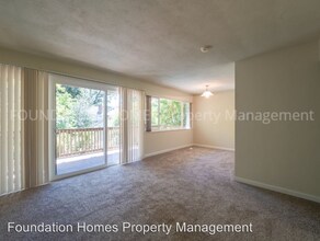 1115 Sir Francis Drake Blvd-Unit -Apt. 14 in Kentfield, CA - Building Photo - Building Photo