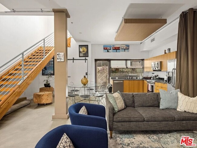 815 Hampton Dr in Los Angeles, CA - Building Photo - Building Photo