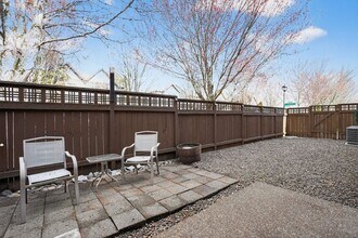 1052 SE Portlandia Ave in Hillsboro, OR - Building Photo - Building Photo