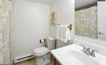 200 Winding Way in Downingtown, PA - Foto de edificio - Building Photo