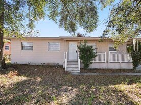 5614 Riviera Dr in Orlando, FL - Building Photo