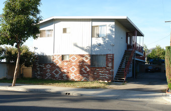 413 E Windsor Rd in Glendale, CA - Foto de edificio - Building Photo