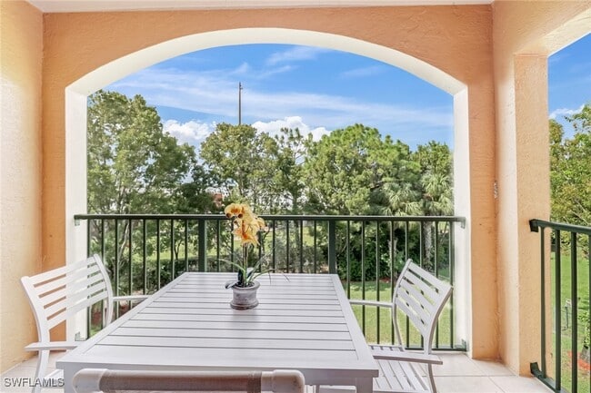 property at 1190 Wildwood Lakes Blvd