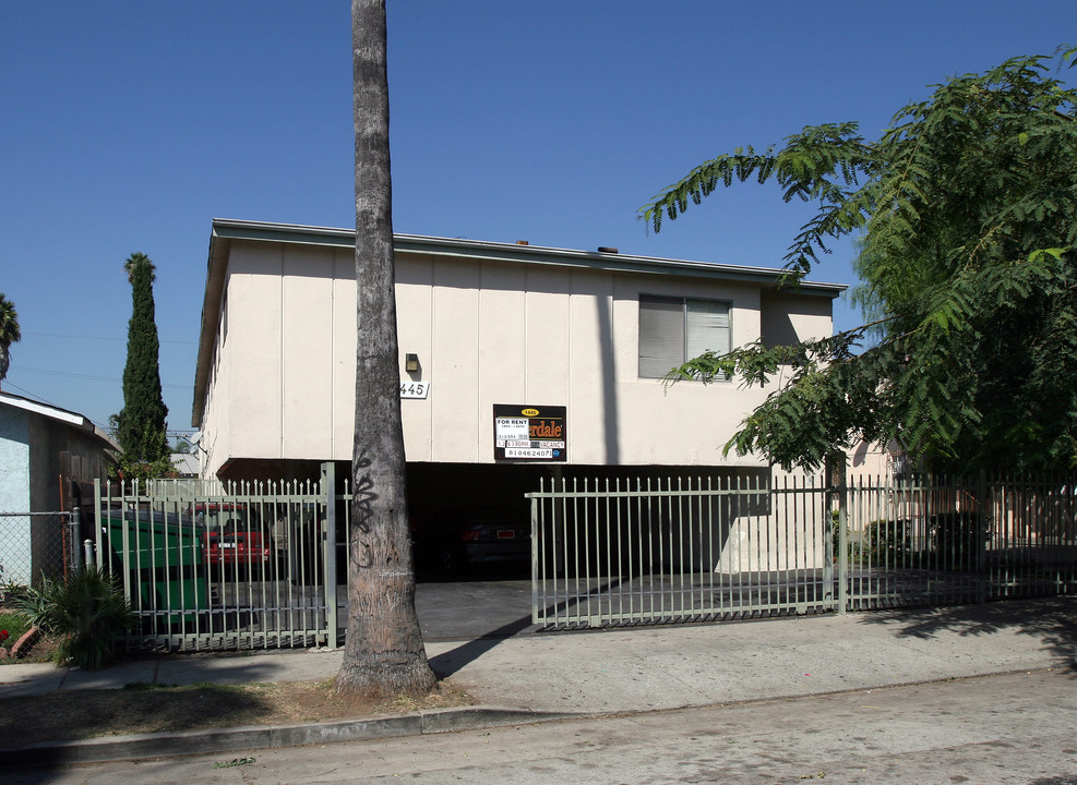 1445 S Cloverdale Ave in Los Angeles, CA - Foto de edificio