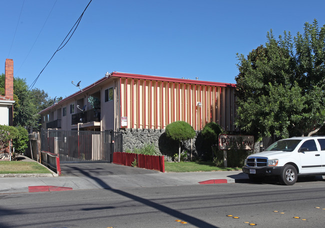 Parkview Apartments in Tracy, CA - Foto de edificio - Building Photo