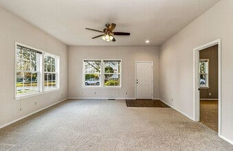 323 Ave A in Snohomish, WA - Building Photo - Building Photo