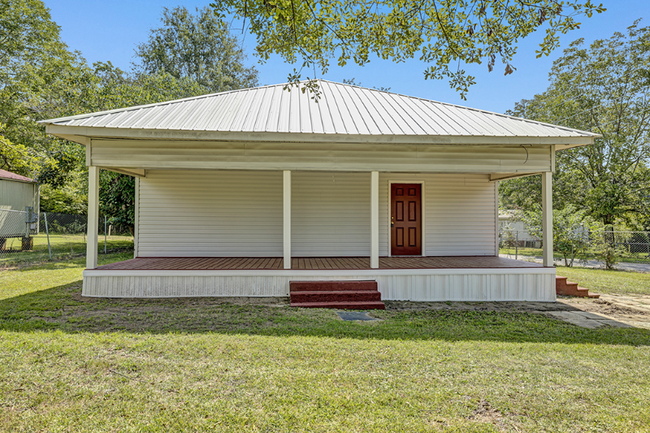 414 Henderson St in Talladega, AL - Building Photo - Building Photo